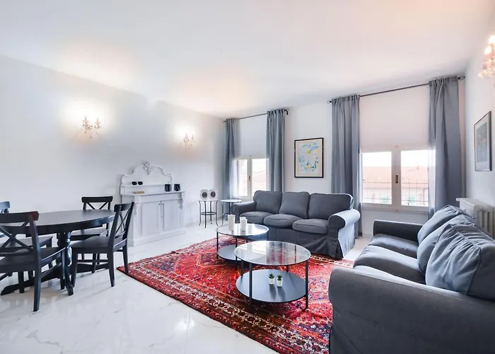 New Central Apartment & Rooms